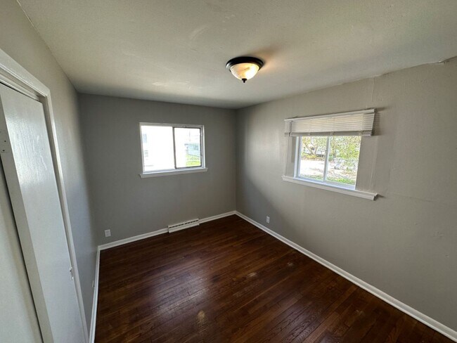 Building Photo - 5826-5828 N 93rd St. (Duplex)
