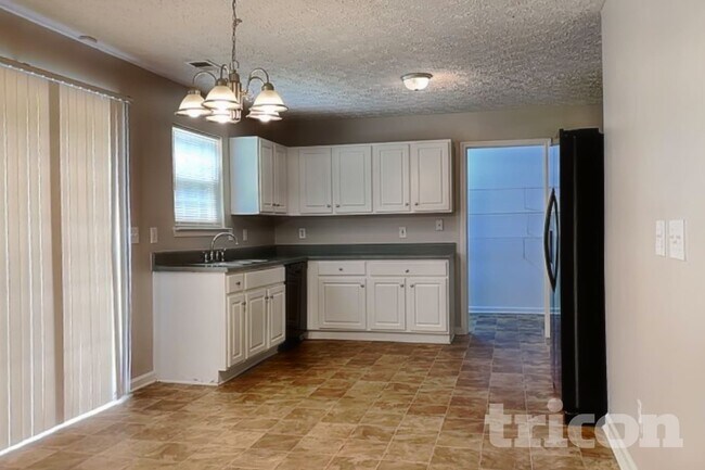 Building Photo - 4586 Darrowby Dr