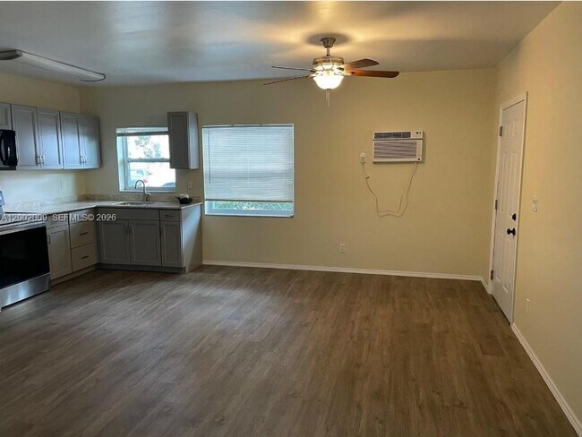 Foto del edificio - 1720 Pierce St