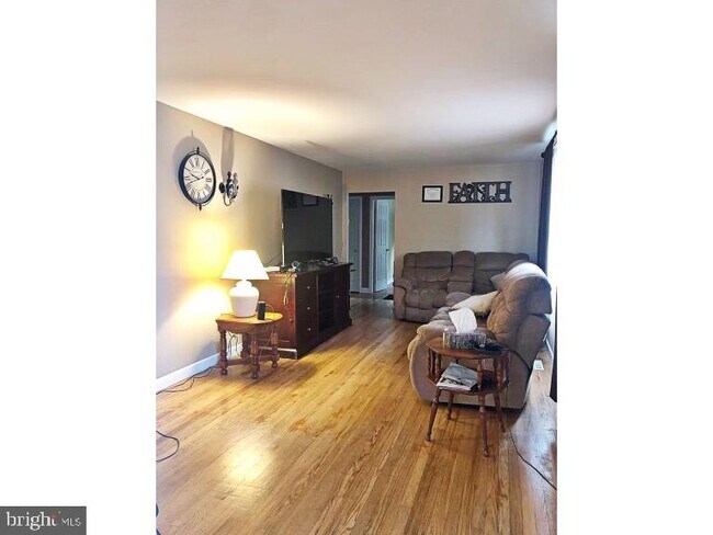 Building Photo - 294 Webbs Ln