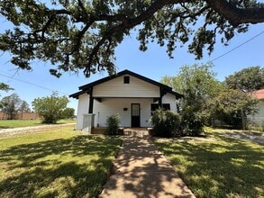 Building Photo - 707 Ave G