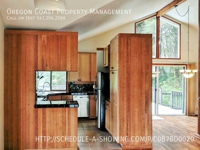 Foto del edificio - 132 Salishan Dr