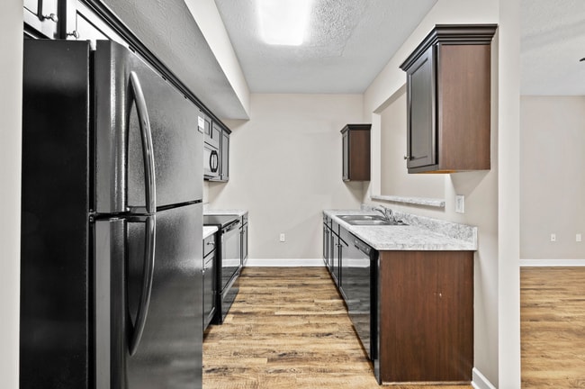 Building Photo - 730 Village Creek Dr
