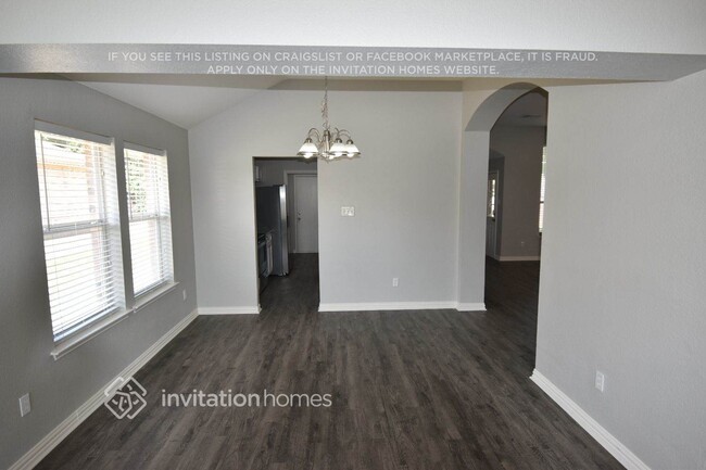 Foto del edificio - 1249 Old Oak Dr