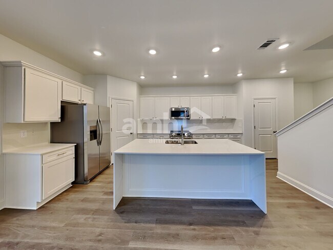 Building Photo - 209 Chase Ln