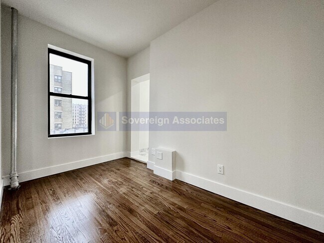 Building Photo - 590 Fort Washington Avenue