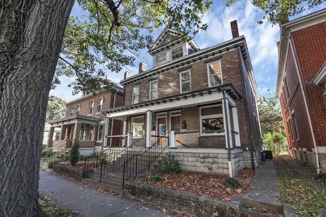 Building Photo - Stunning Restored 4BR Home Steps from Goodale Park & the Short North