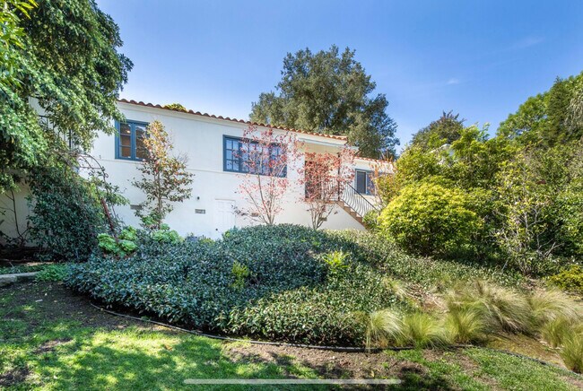 Fachada de la propiedad - 4217 Noble Ave