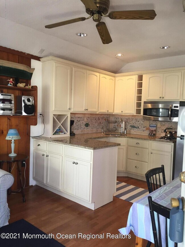 Foto del edificio - 28 E Rutherford Ln