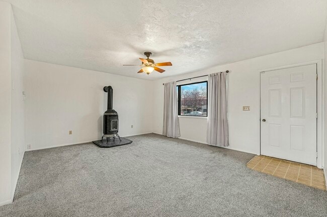 Building Photo - 24 Jaxson Dr