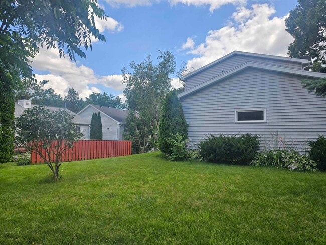 Building Photo - 7305 W Valley Ridge Dr