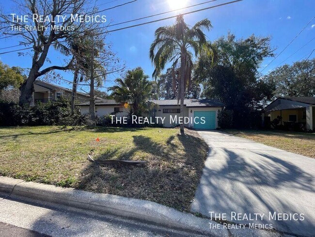 Building Photo - 2700 E Church St