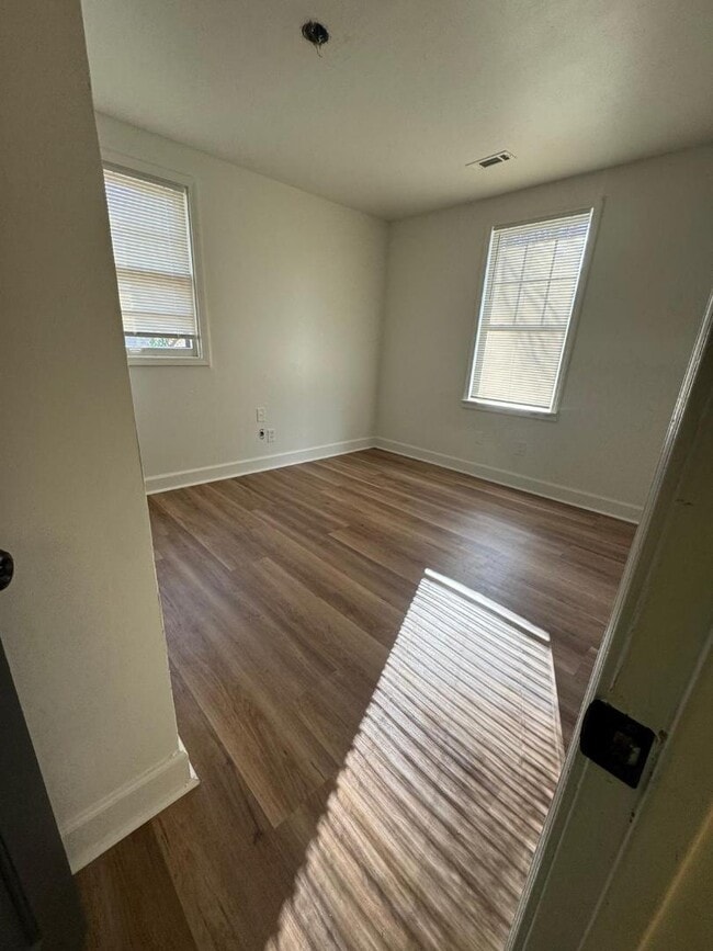 Foto del edificio - 390 Cologne Dr SE