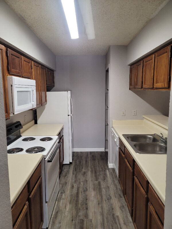 Foto del edificio - 9623 Walnut St