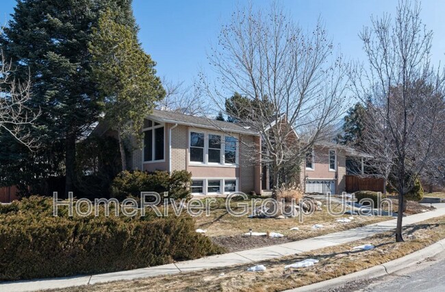 Building Photo - 2699 Grandview Dr