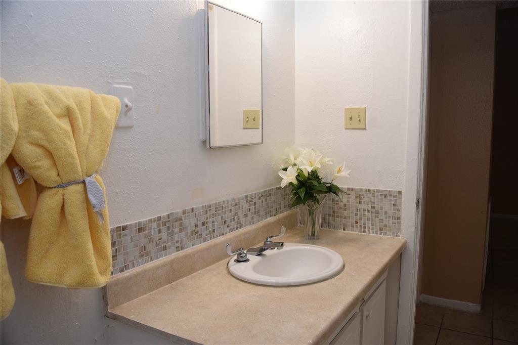 Foto principal - 9100 Dodson St