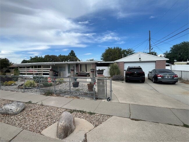 Building Photo - 2024 W 3420 S