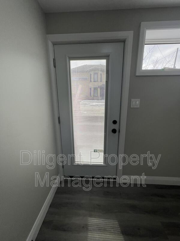 165 Aylmer St N, Peterborough, ON K9J 3K2 House for Rent in