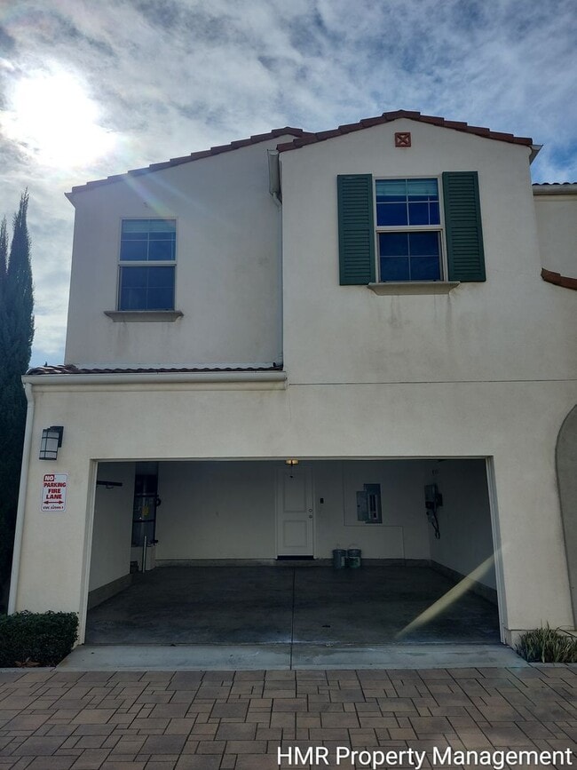 Building Photo - 2 Story Home 3 bedroom 2.5 bath in Glendora