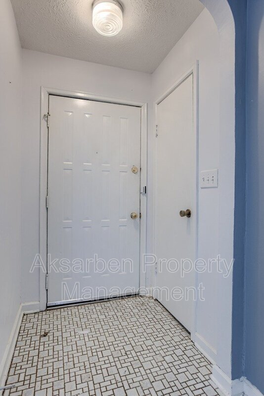 Building Photo - 1702 N 63rd St
