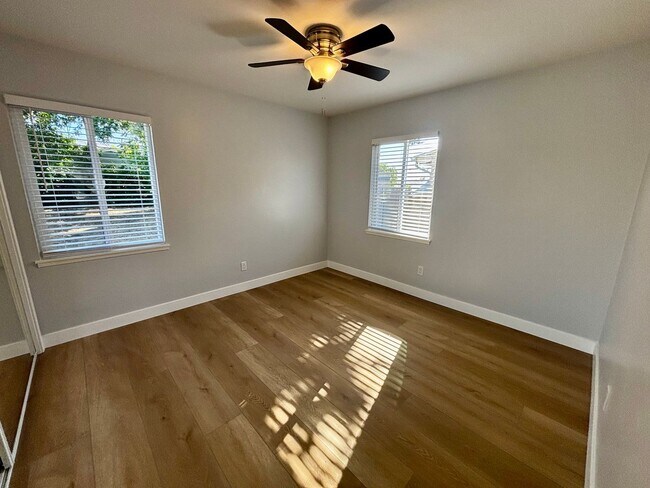 Foto del edificio - 3168-3170 Mandan Way