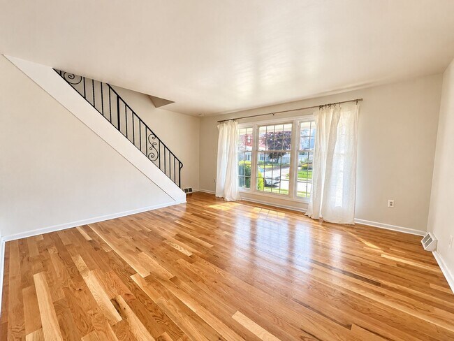 Building Photo - 3-Bedroom Bryn Mawr Twin with Central Air, Driveway Parking & Patio