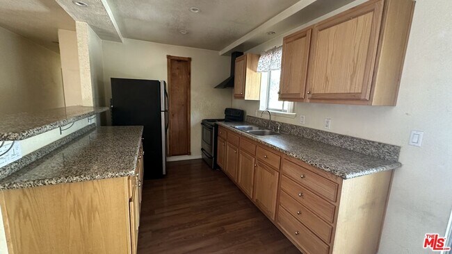 Foto del edificio - 2100 Zermatt Dr