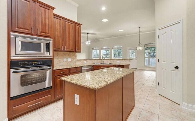 Foto del edificio - 11405 Larue Belle Ln