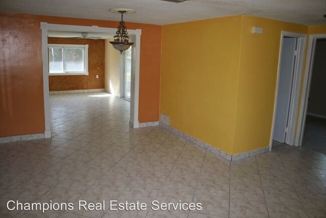 Building Photo - 6308 Gainsboro Dr