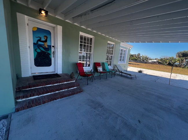 Building Photo - 6303 S Indian River Dr