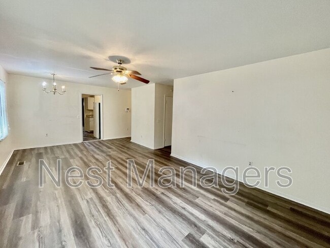 Foto del edificio - 717 Rockwood Dr