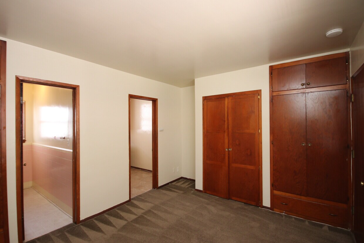 Primary Photo - 34 N 1st St