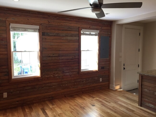 Foto del edificio - 2 Bedroom 1.5 Bath Apartment in Cannonborough - Downtown