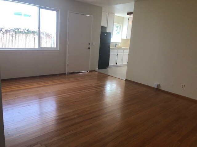 Living Room - 984 Haven Ave