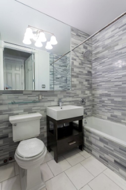 Foto del edificio - 323 E 10th St