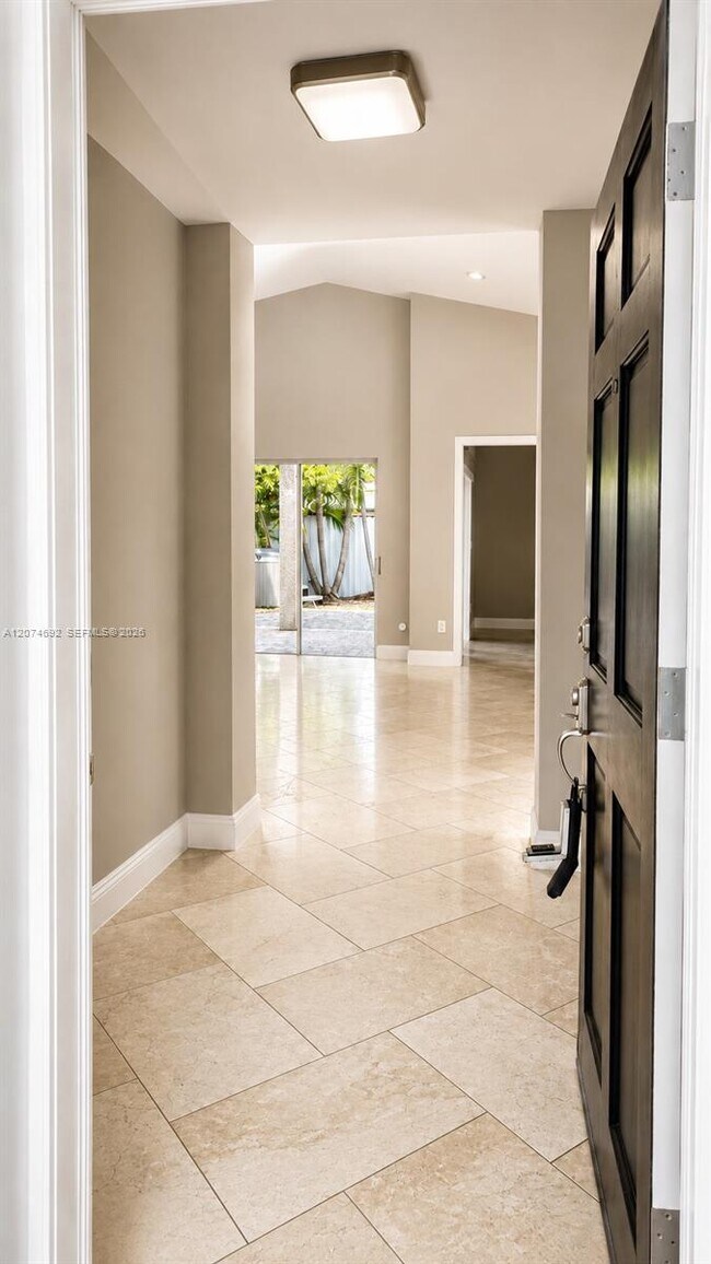Foto del edificio - 15642 SW 59th St