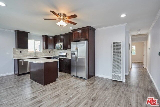 Foto del edificio - 4313 Kenwood Ave