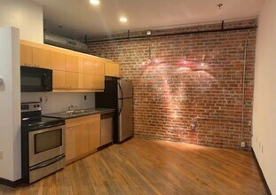 Building Photo - 1318 W Broad St