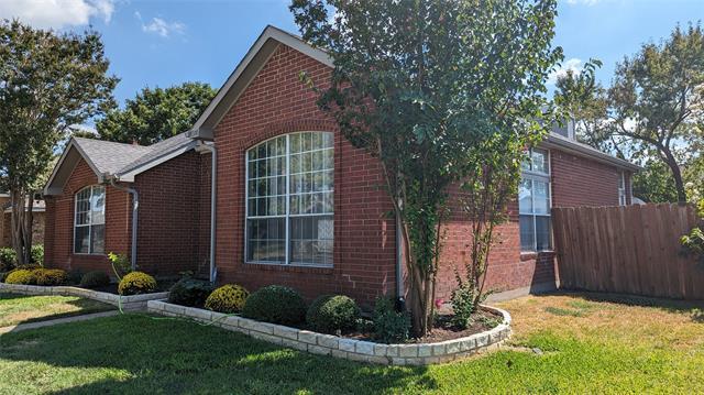 Foto del edificio - 8310 Lake Bend Dr