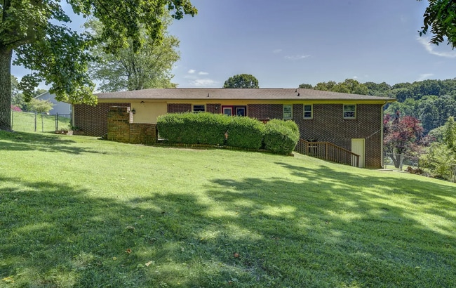 Building Photo - 223 Sequoyah Dr