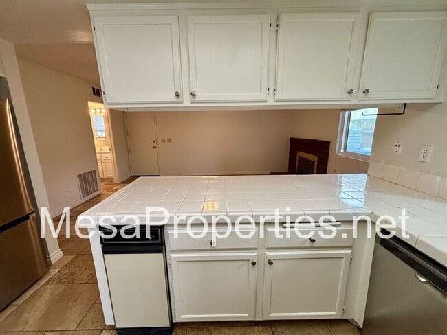 Building Photo - 14925 Dandelion Ct