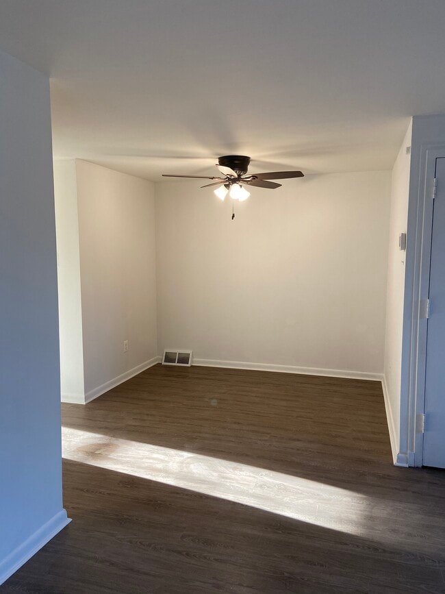 Building Photo - 3590 Grant Ave