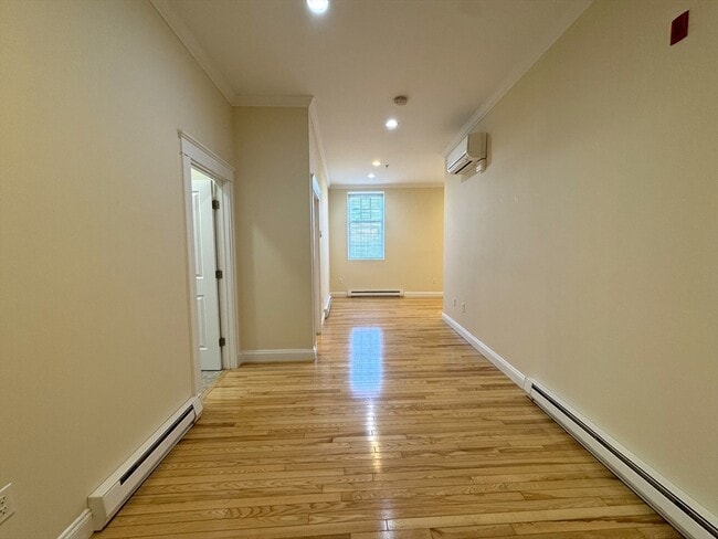 Building Photo - 3 Main St