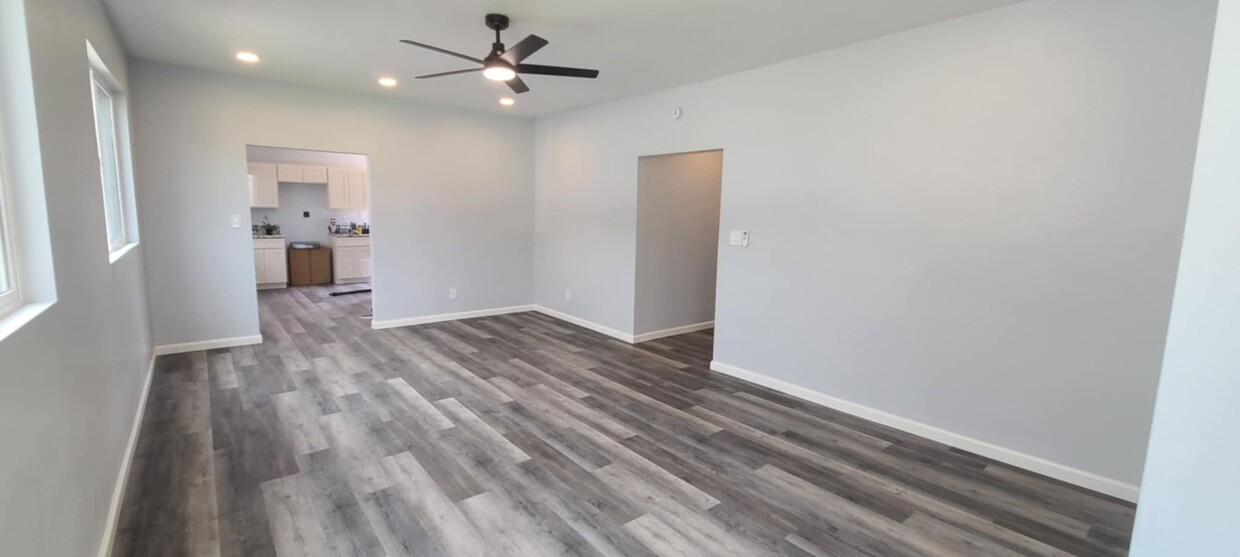 Primary Photo - Large fully renovated home with an Ohana i...