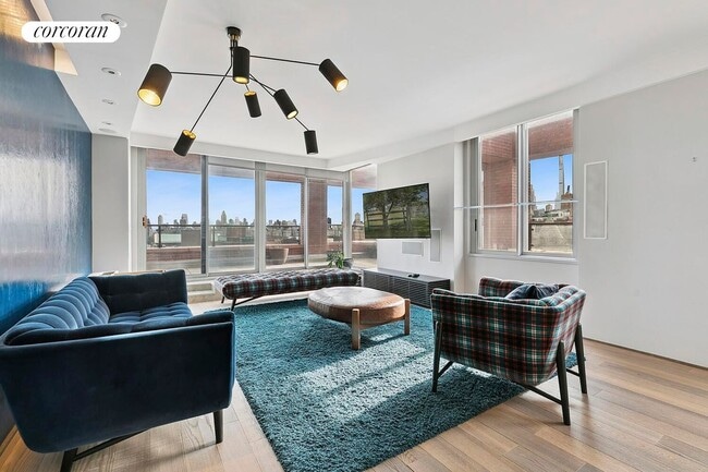 Building Photo - 101 W 79th St