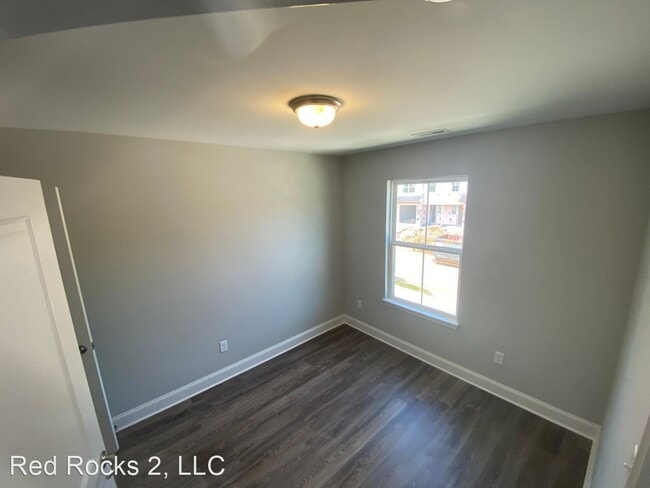 Building Photo - 4817 Lake Ln