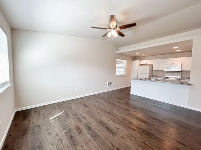 Building Photo - 3513 Chelsea St