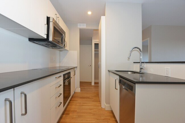 Photo du bâtiment - 111 Lawton Blvd