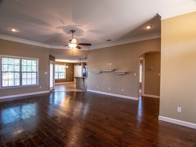 Building Photo - Spacious 3-Bedroom Home with Modern Amenit...