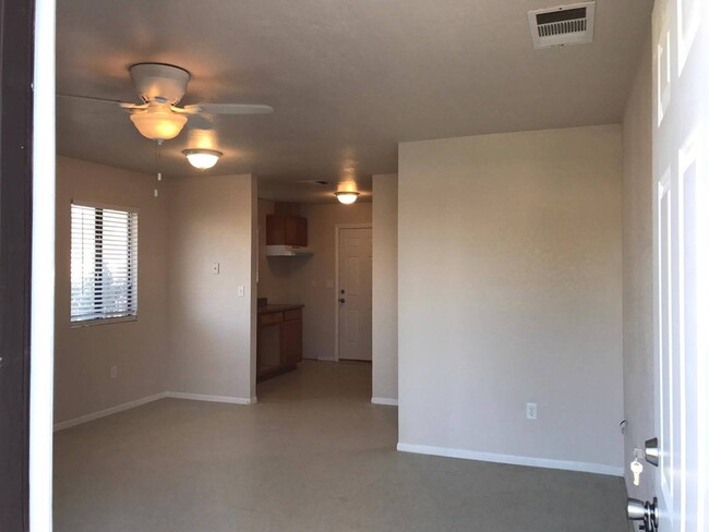 Building Photo - House for rent in Brawley!